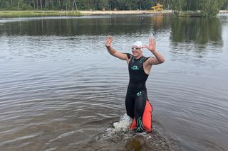 Damian Błaszczyk przez 44 godziny przepłynął 100 km pod zalewie Bojary pod Biłgorajem, kwestując w ten sposób dla 12-letniego ciężko chorego Adasia