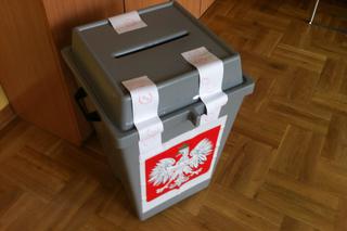 Warszawa. Spokojne referendum. Potrwa do 21 [FOTO]