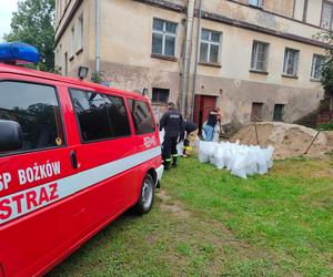 Alarm na Dolnym Śląsku. Ogromna ulewa nad regionem, w Kłodzku apelują o robienie zapasów wody. Relacja live