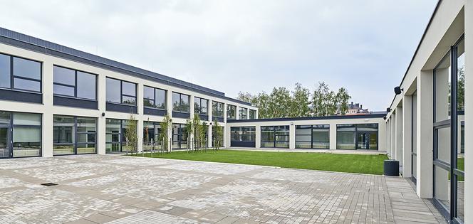 Zespół szkolno-przedszkolny na Stabłowicach we Wrocławiu