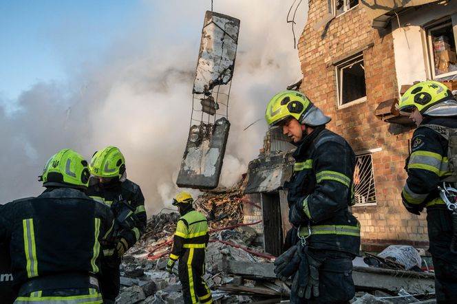 Do 23 wzrosła liczba ofiar śmiertelnych rakietowo-dronowego ataku Rosji na Kijów