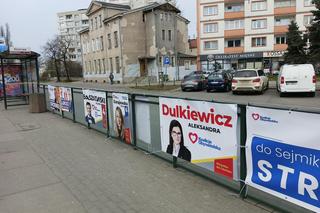 Plakaty na gdańskich ulicach.