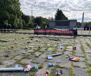 Protest na Cmentarzu Mauzoleum Żołnierzy Radzieckich w Warszawie (9.05.2025)