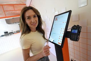 To Wersow wymyśliła nazwę VIRAL Kebab! Przemek Pro ujawnił szczegóły powstania lokalu w Krakowie