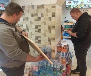 Trwa akcja „Piekarski Paragon w Piekarach Śląskich. Bochenek chleba za paragon odpięty z tablicy