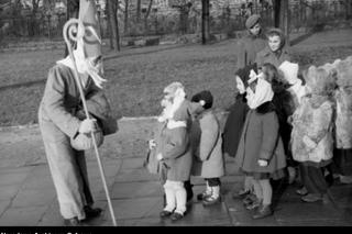 Mikołaj w Ogrodzie Saskim - między 1947 r. i 1950 r. 