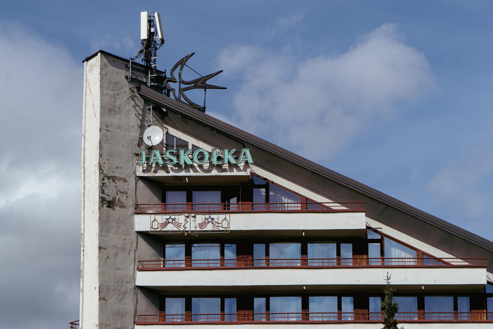 Piramidy z Ustronia Zawodzie - zdjęcia. Klimat wczasów z PRL-u