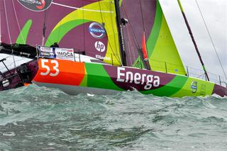 Zbigniew Gutek Gutkowski wraz z załogą na podium w regatach RORC Carribean 600