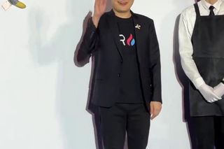 Zjadł banana za $6,2 mln. Wspomoże sprzedawcę owocu, który stał się dziełem sztuki