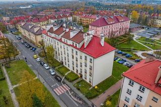 Zapadlisko przed blokiem Siemianowicach Śląskich