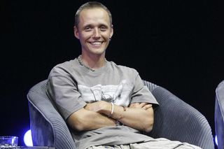 Bartosz Bielenia na czele zespołu... black metalowego! Aktor Bożego Ciała w wyjątkowym projekcie filmowo-muzycznym 