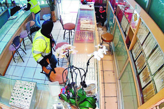 Napadli jubilerów i zwinęli $2 mln