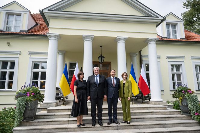 Radosław Sikorski przyjął delegację z Ukrainy w Chobielinie