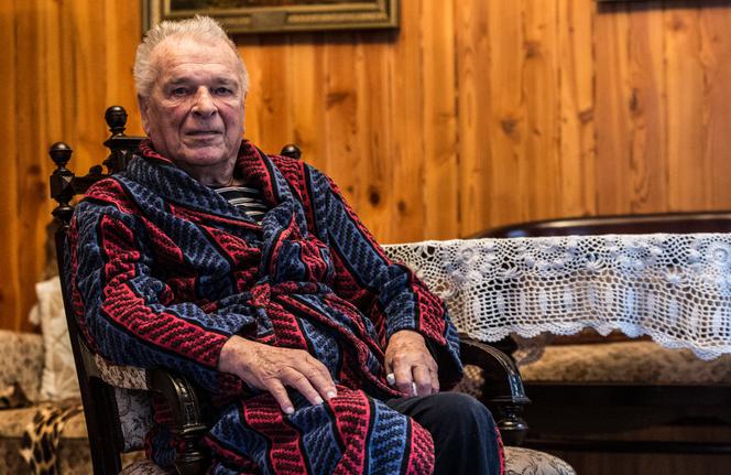  Przeniosę męża na Powązki