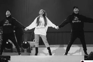 Ariana Grande rozpłakała się na scenie w rodzinnym mieście Maca Millera! [VIDEO]