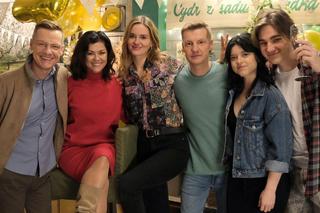 	M jak miłość odc. 1785. Piotrek (Marcin Mroczek), Kinga (Katarzyna Cichopek), Basia (Gabriela Raczyńska), Franka (Dominika Kachlik), Paweł (Rafał Mroczek), Jasiek (Stanisław Dusza)