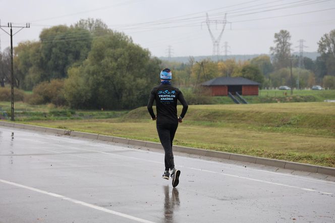 Deszczowy spacer w obiektywie. Tak się prezentuje Zalew Zemborzycki w jesiennej odsłonionie