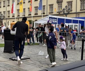 Wrocław żyje finałem Ligi Konferencji Europy. Kibice Betisu i Chelsea już w strefach kibica!