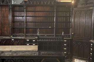 Meble wróciły do oficyny przy Pałacu Branickich na Nowym Świecie