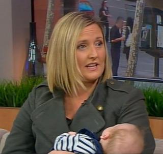 DOTYKIEM OŻYWIŁA SYNA