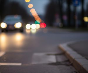 20 lat i już dwa zakazy. Recydywista szalał oplem na przejściu dla pieszych