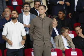 Wojciech Szczęsny już z nowymi kolegami z Barcelony! Póki co ogląda ich popisy z trybun