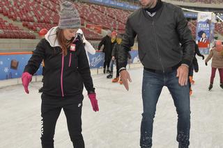 Minister sportu z Marcinem Gortatem na łyżwach