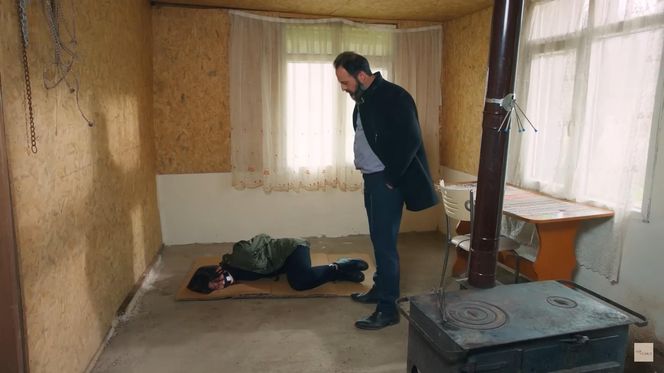 Zeynep będzie związana i przerażona, nie wiedząc, co ją czeka