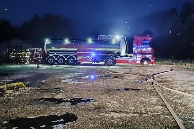 Kolejna hala doszczętnie spłonęła. Strażacy nie byli w stanie nic zrobić