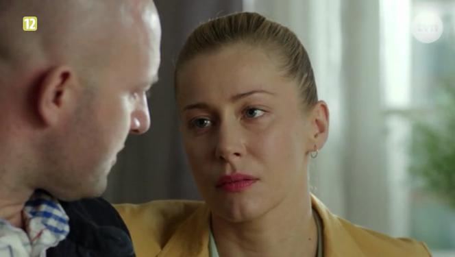 Lekarze 3 sezon odcinek 13 (odc. 39). Iza (Katarzyna Warnke), Piotr Wanat (Szymon Bobrowski)