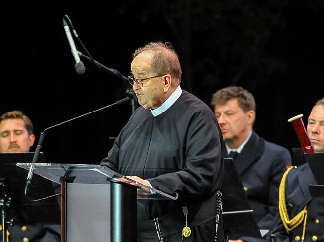 Rydzyk wchodzi do szkół dzięki Czarnkowi