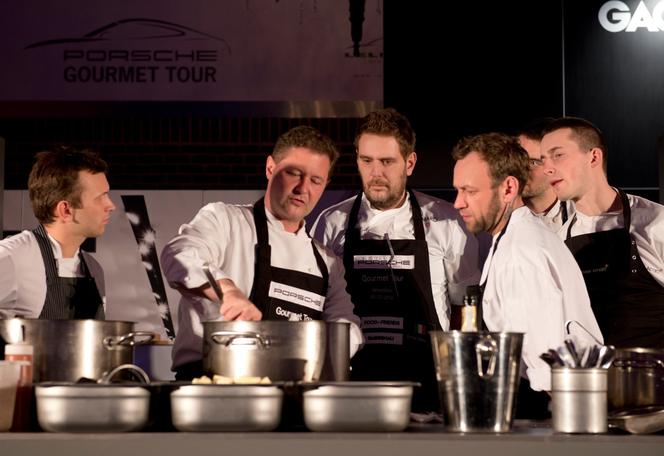 Wojciech Modest Amaro gotował podczas Porsche Gourmet Tour Wrocław