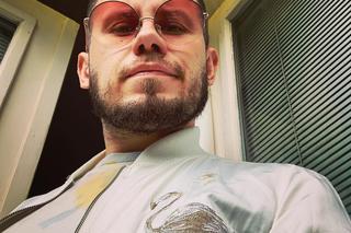 Łukasz Kachnowicz był księdzem, jest gejem i walczy z PiS