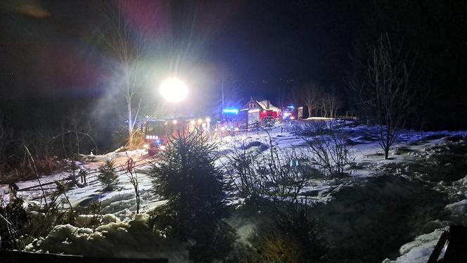 Podczas gaszenia pożaru wybuchła butla z gazem