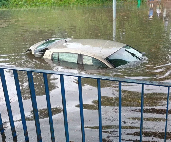 Ulewy nad Polską. Setki interwencji, zalane ulice i pękające wały