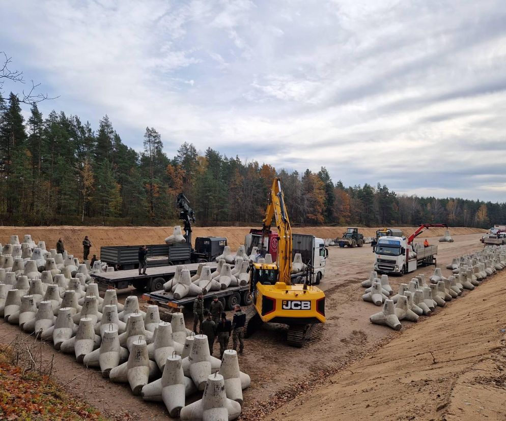  Tarcza Wschód. Trwa napełnianie składów materiałowych
