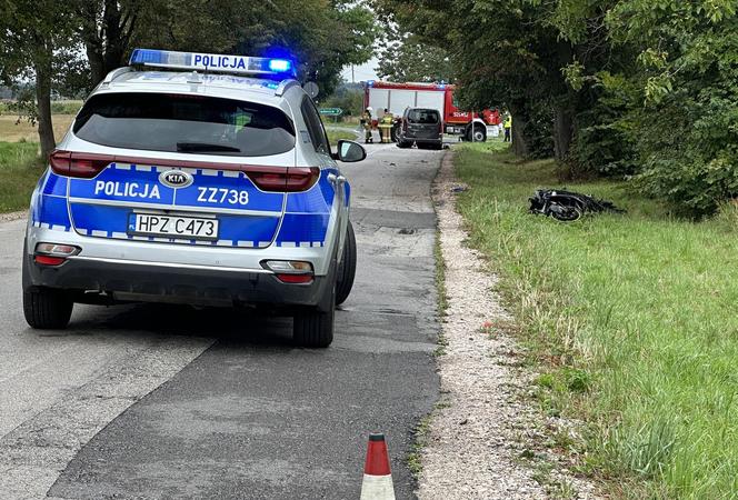 Tragedia pod Pruszkowem! Huknął motocyklem w osobówkę. Na ratunek nie było szans