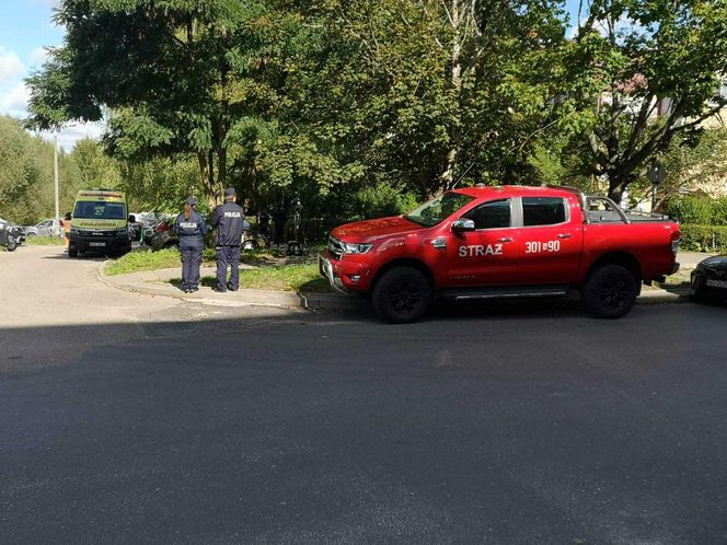 Broń i materiały wybuchowe w mieszkaniu. Konieczna ewakuacja bloku w Olsztynie