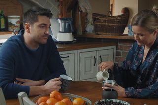 	M jak miłość odc. 1858. Dima (Michaił Pszeniczny), Julia (Marta Chodorowska) - dom w Grabinie