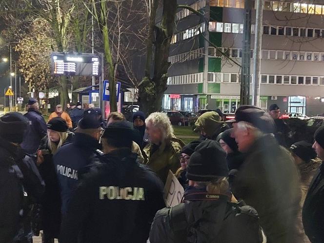 Demonstracja podczas wizyty Jarosława Kaczyńskiego w Starachowicach