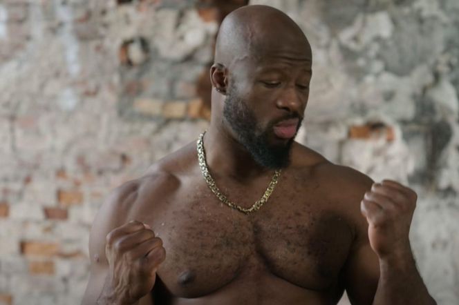 GROMDA: Brutalny Brytyjczyk zleje kolejnego Polaka? Ogłosili rywala Kofi Kinga. Odważne wyzwanie