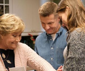 	M jak miłość odc. 1855. Paweł (Rafał Mroczek), Franka (Dominika Kachlik), Barbara (Teresa Lipowska)