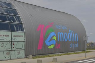 Potężne utrudnienia na lotnisku Warszawa-Modlin. Wstrzymano przyloty i odloty