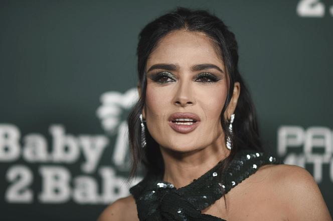 Salma Hayek ma sposób na zimę! Tak 57-latka rozgrzała fanów