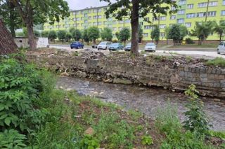 Tak wygląda potok Morawka w Stroniu Śląskim. Mieszkańcy: Nic tu nie jest zabezpieczone 