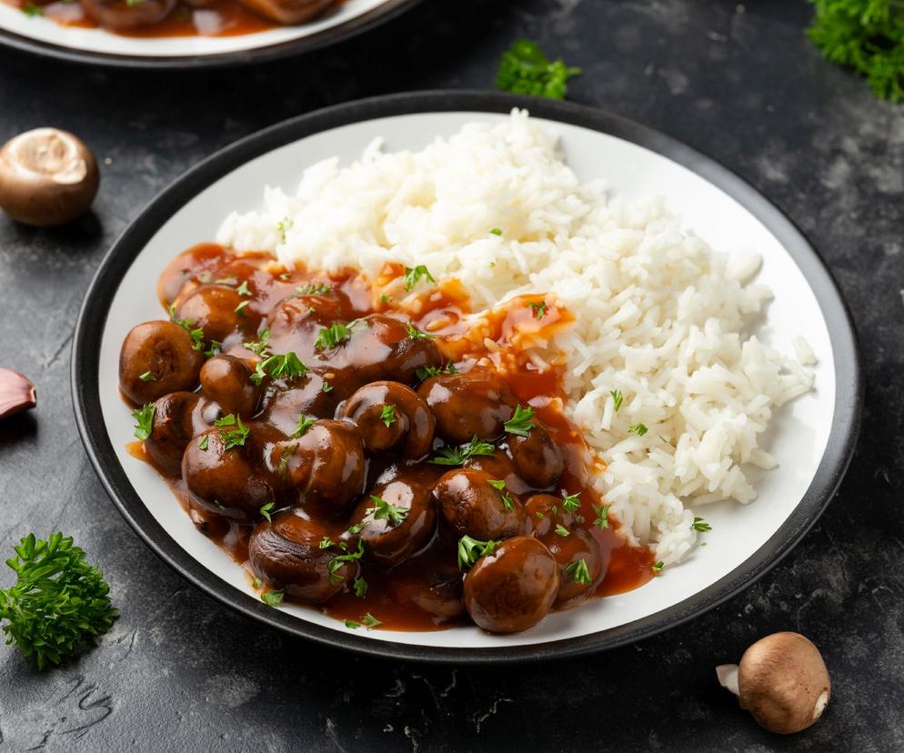 Rozkoszne pieczarki po burgundzku. Pozazdrościsz ich wegetarianom