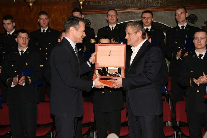 Minister Sławomir Nowak i Tomasz Cichocki ze Srebrnym Sekstantem