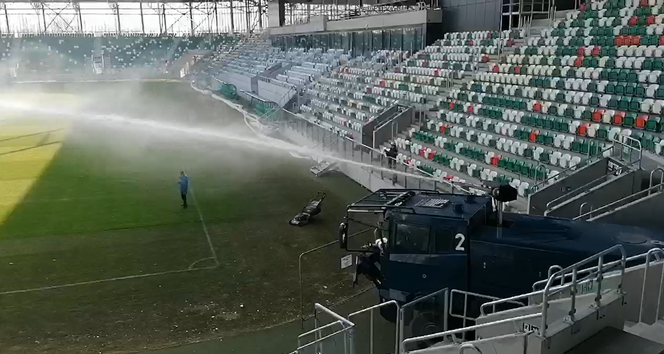 Strzały i użycie armatki wodnej na stadionie Zagłębia w Sosnowcu