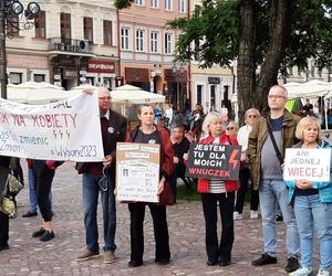 Ani Jednej Więcej. Przestańcie nas zabijać. Kobiety w Rzeszowie wyszły na ulicę!