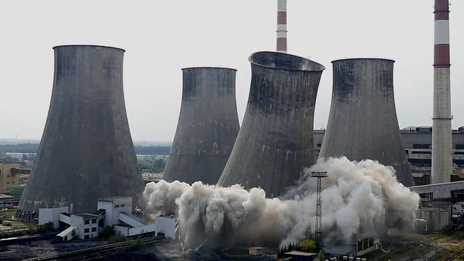 Elektrownia Łagisza. Tak wyglądało wyburzanie ogromnej chłodni kominowej